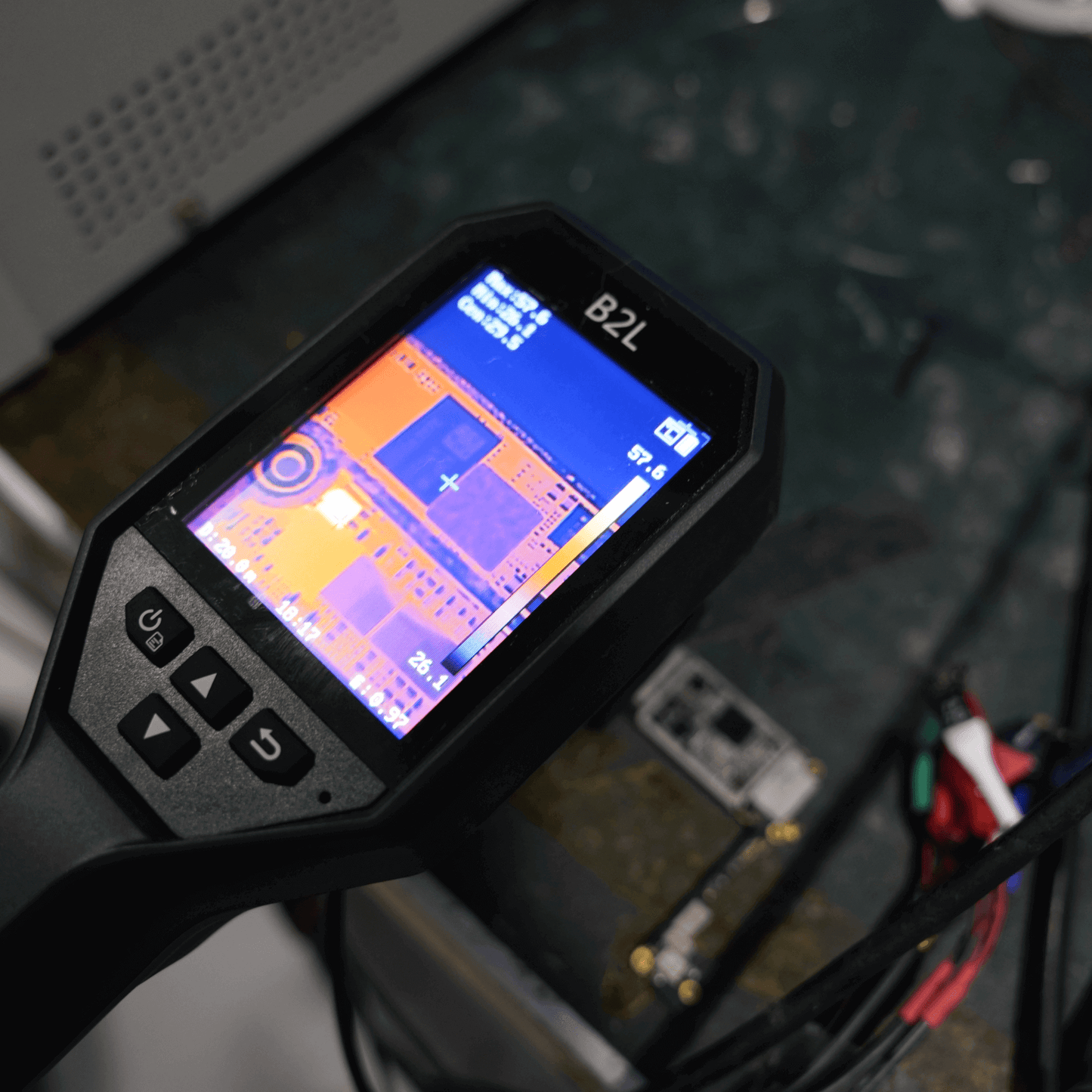 HiMicro B-Series Handheld Thermal Camera Macro Lens used with Handheld Thermal Imager for circuit board examination