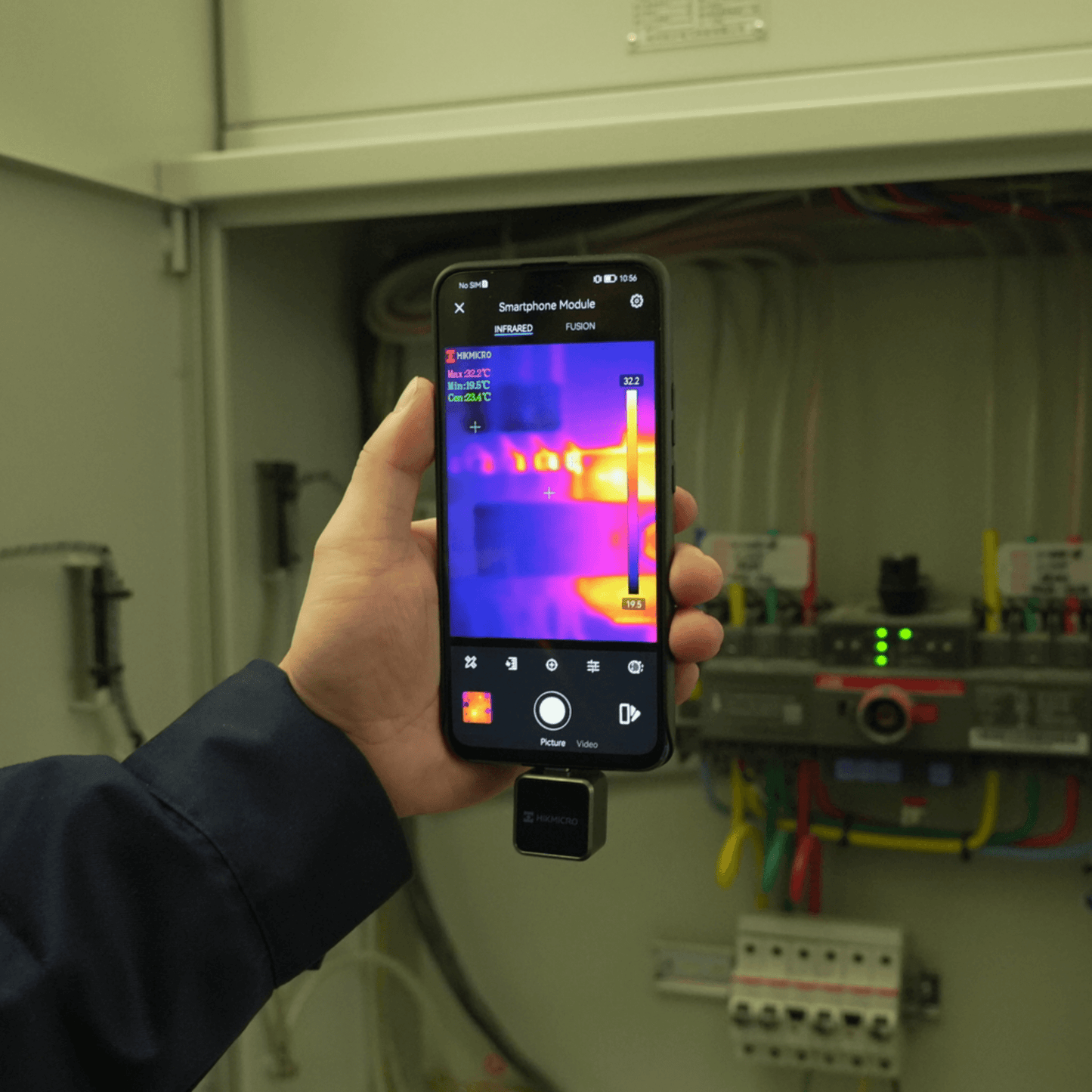 Distribution board inspection using the HikMicro Mini2Plus Android Thermal Camera