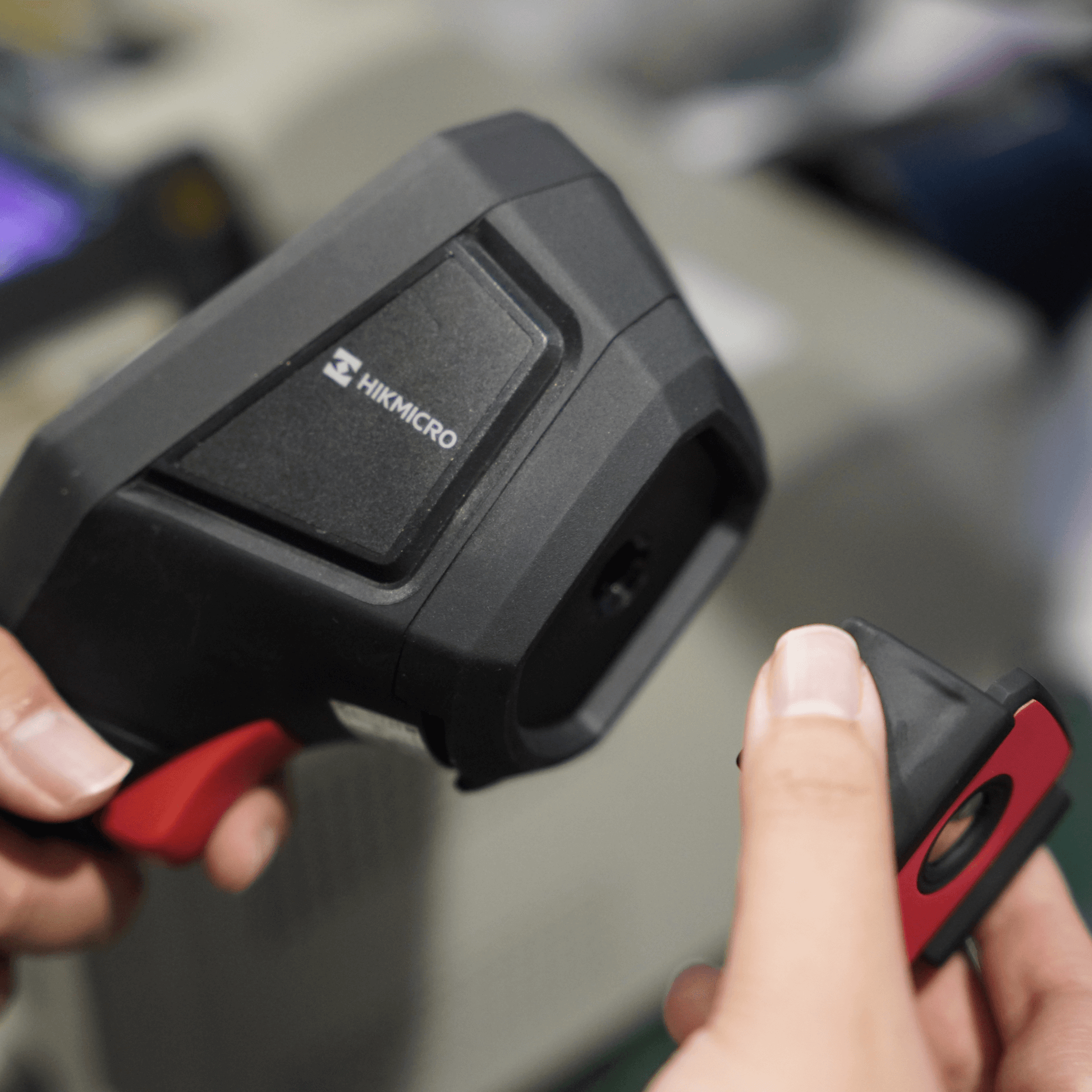 HiMicro B-Series Handheld Thermal Camera Macro Lens Being Fitted to Handheld Thermal Imager